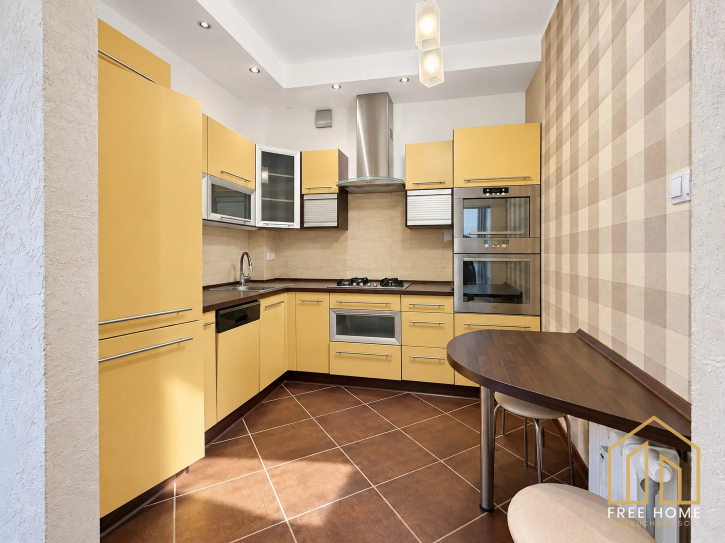 Mieszkanie 4-pokojowe 71 m² Wysoki Parter w bloku