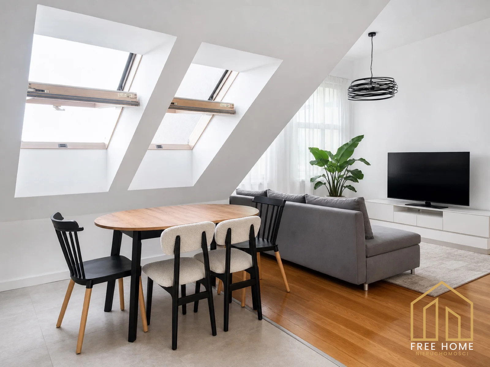 Mieszkanie w kamienicy z widokiem na Rynek