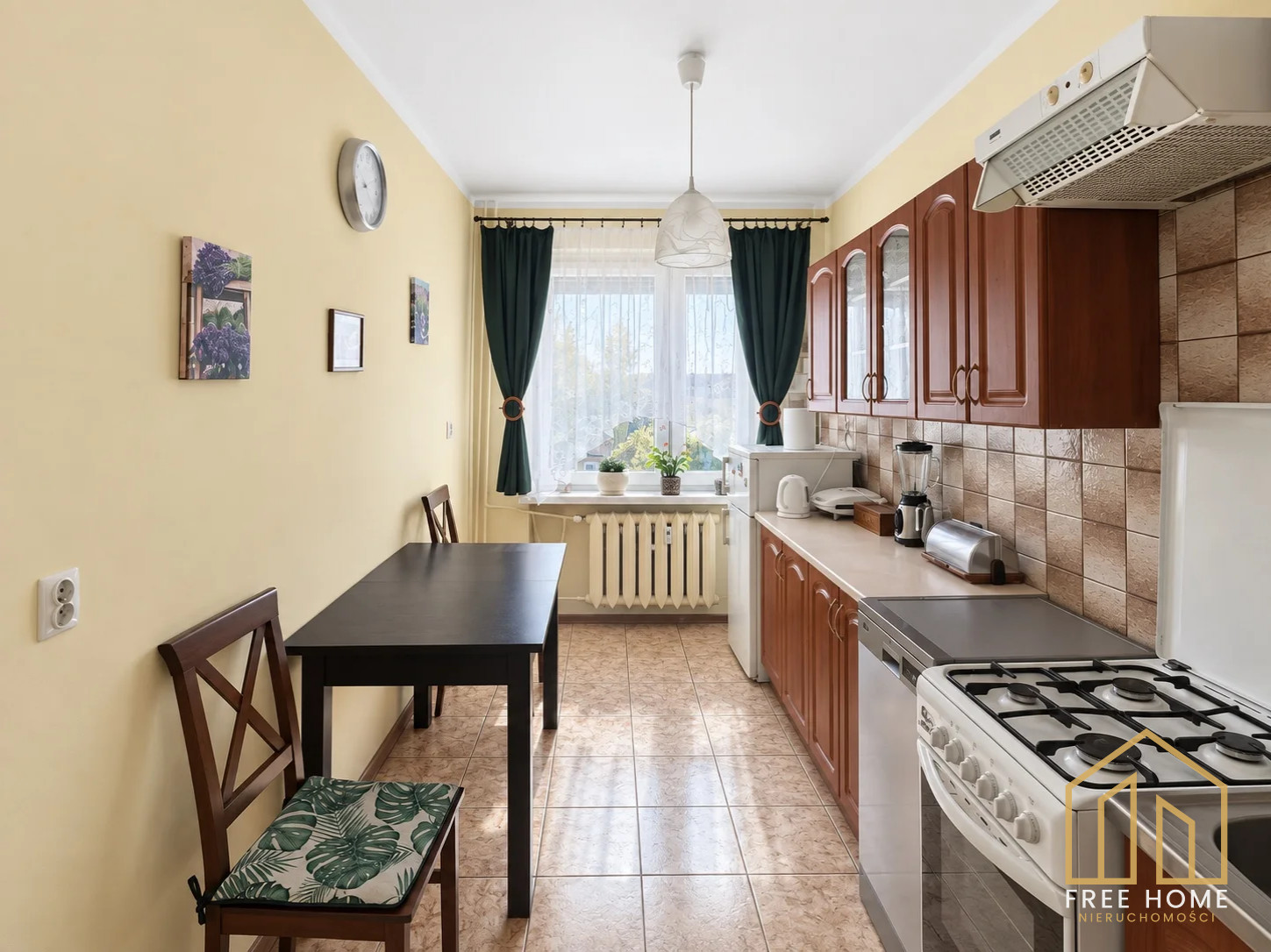 3 Pokoje z balkonem w Bloku piętro pierwsze - Piastów